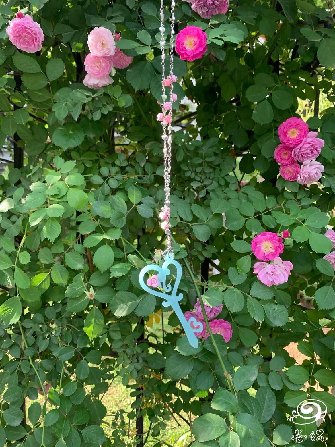 卷蜗Cream roll snail / Rose Vine Key Acetate Necklace⁡
