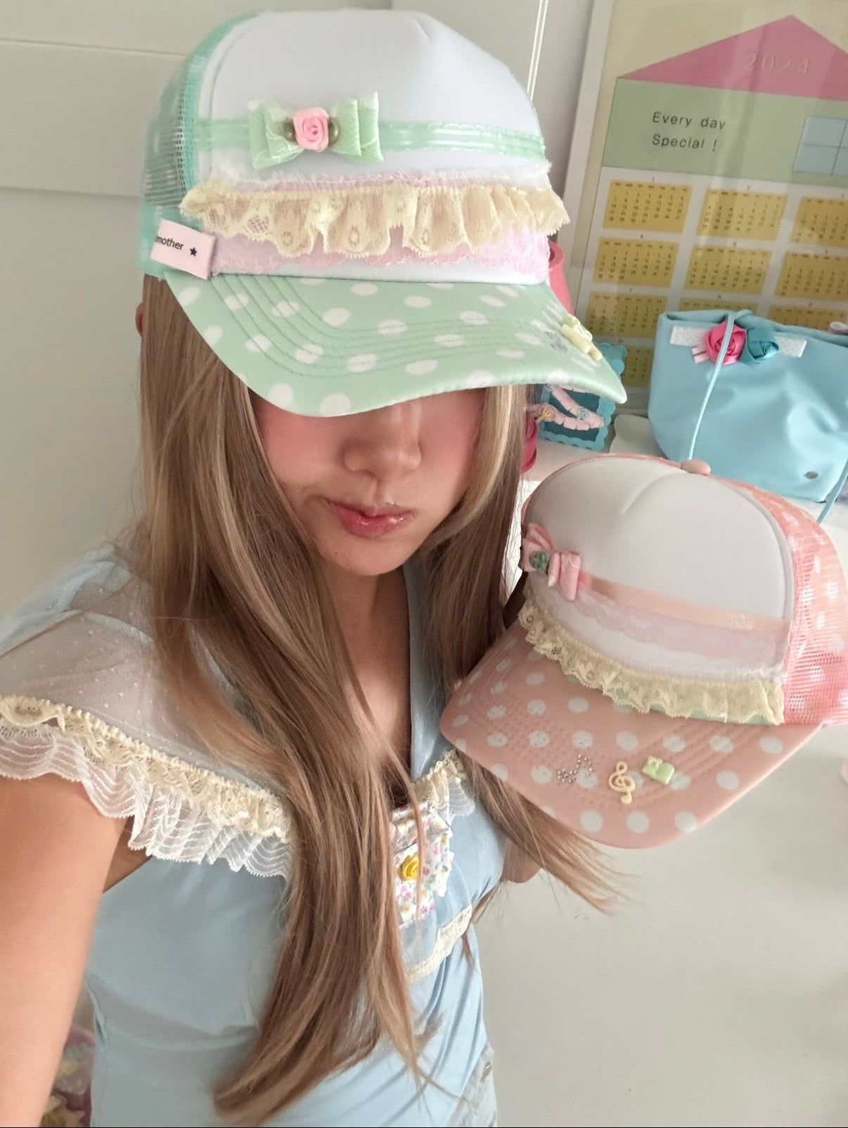 Wolf Grandmother / Lace Bow Dot Baseball Cap (Pink,Green) ⁡
